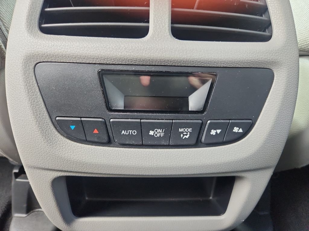 Used 2018  Honda EX image 26