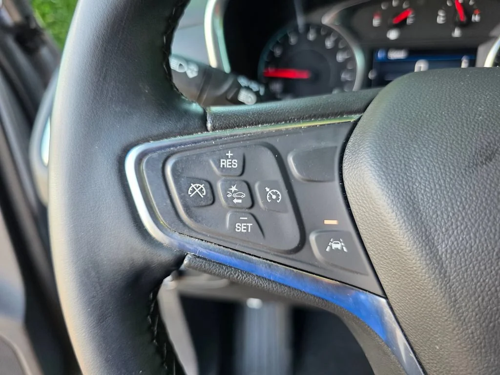Used 2024 Sterling Gray Metallic Chevrolet LT image 27