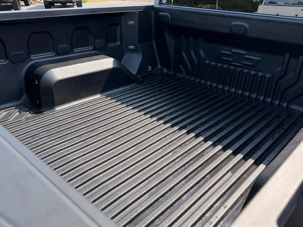 Used 2025 Gray Chevrolet Custom image 31
