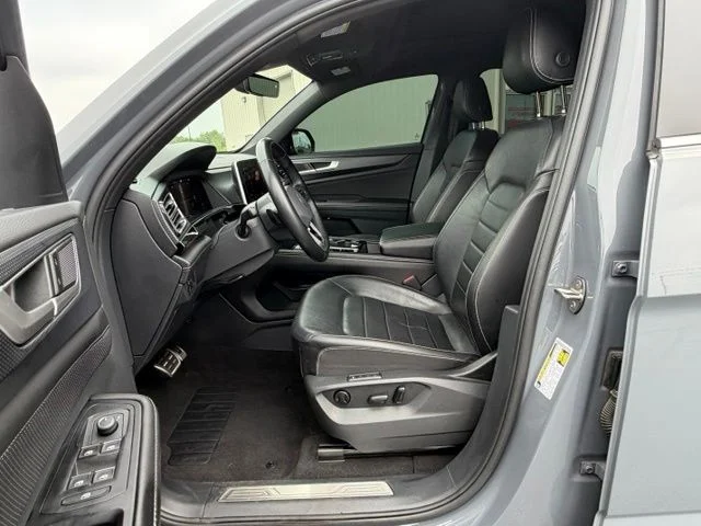 Used 2024 Gray Volkswagen 2.0T SEL R-Line image 18