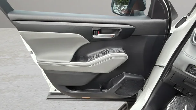 Used 2026 Beige Toyota XLE image 17