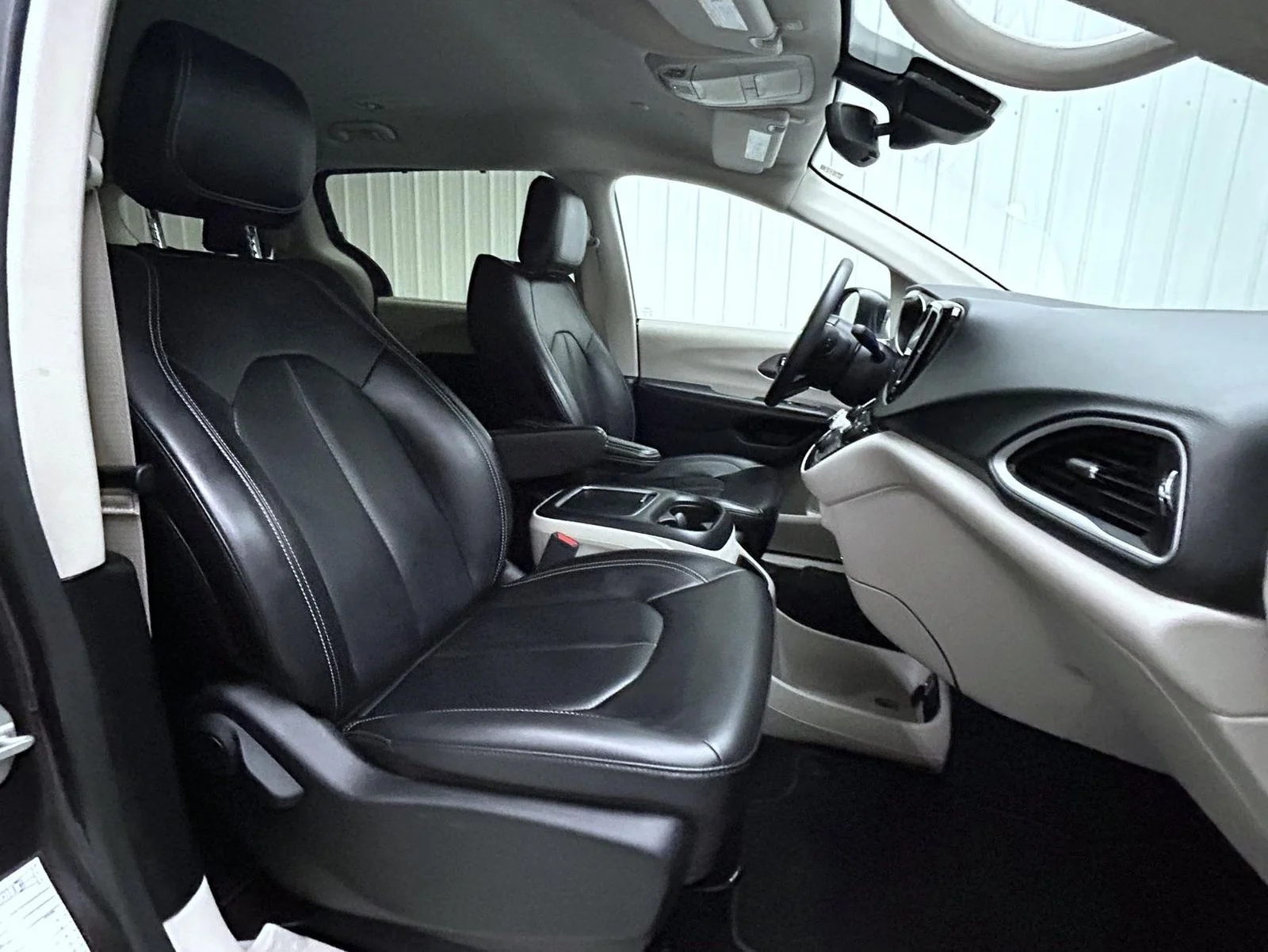Used 2023 Gray Chrysler Touring L image 15