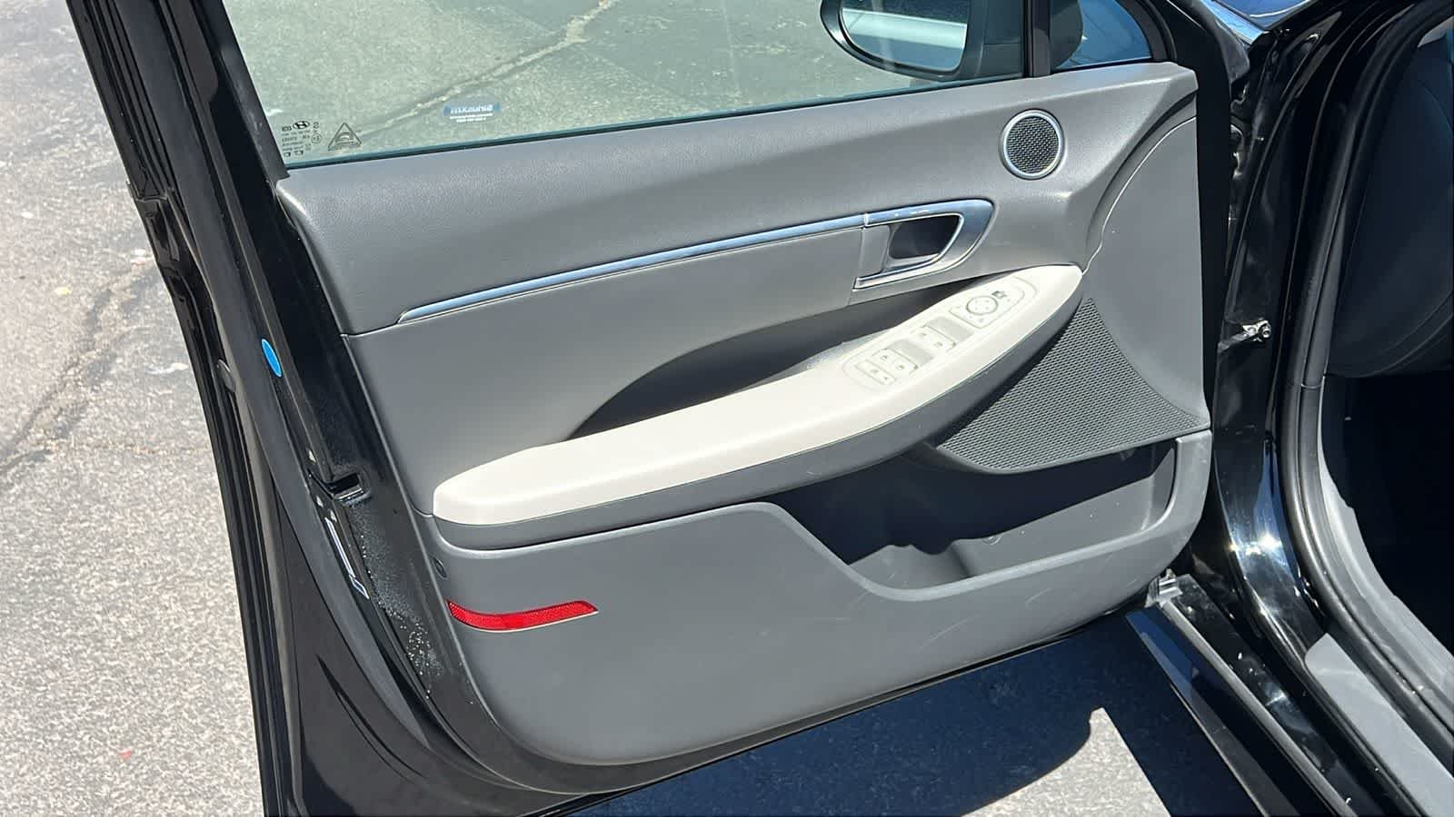 Certified Used 2023 Onyx Black Hyundai SEL image 23