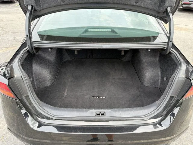 Used 2024 Black Nissan 2.5 SV image 21