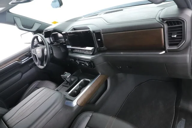 Used 2024 Black Chevrolet High Country image 32