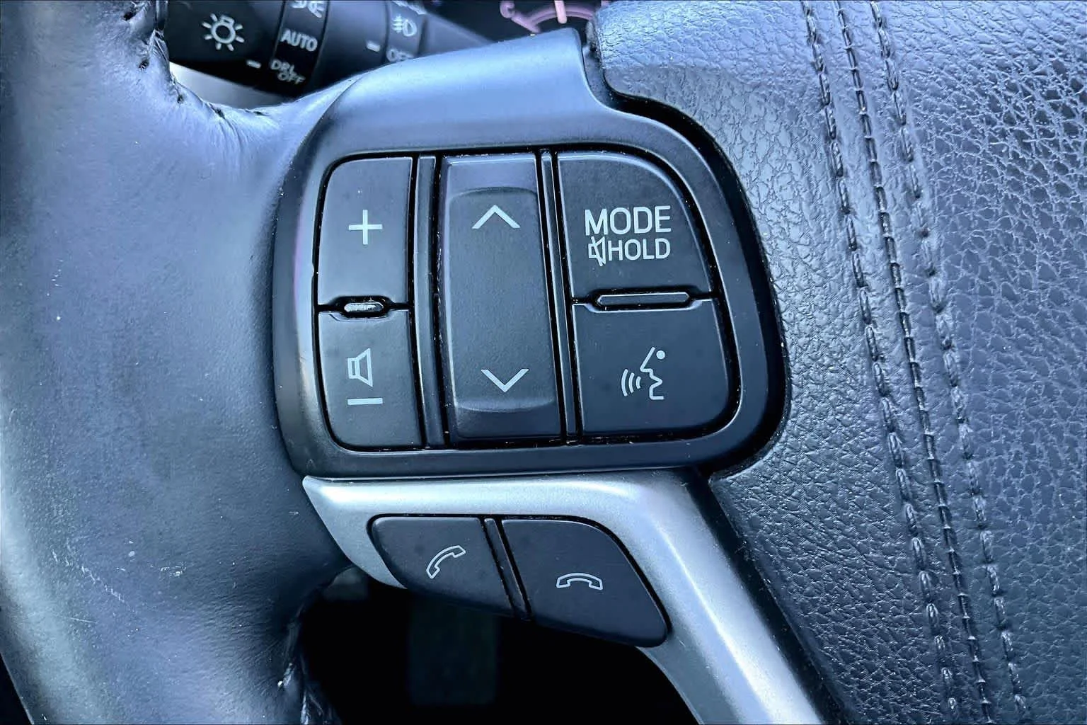Used 2017 Blizzard Pearl Toyota LE image 21