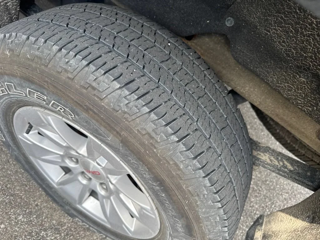 Used 2019 ONYX BLACK GMC SLE image 9