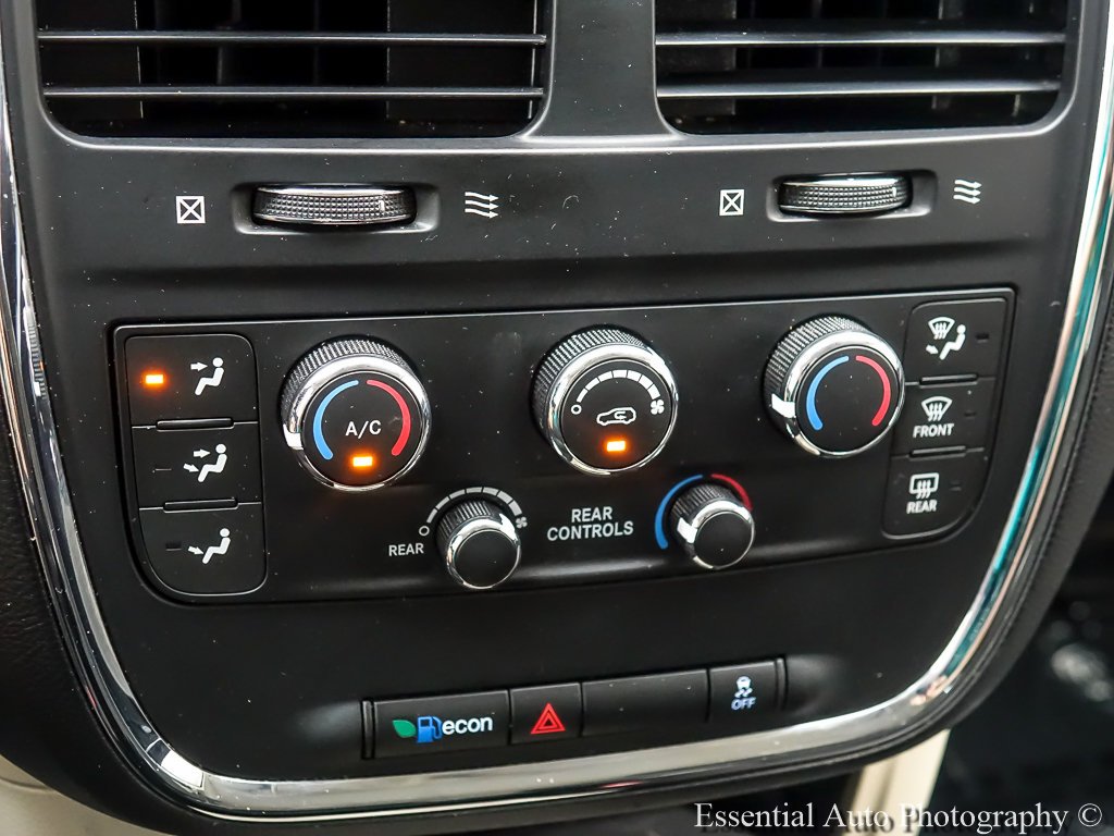 Used 2017 Blue Pearl Dodge SE image 16