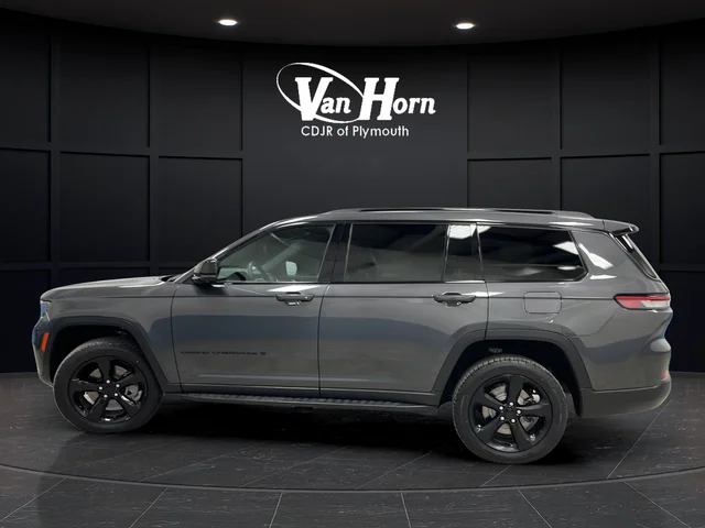 Used 2024 Baltic Gray Metallic Clearcoat Jeep Limited image 6