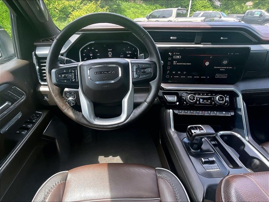 Used 2024 White GMC Denali image 17