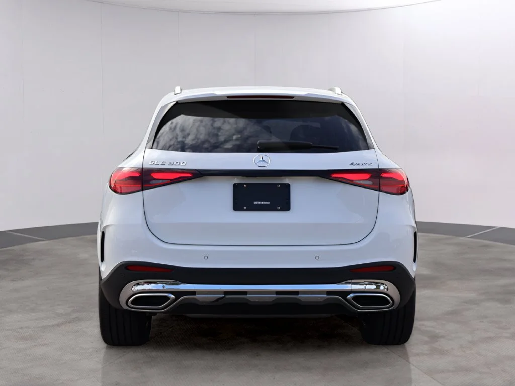 New 2027 White Mercedes-Benz GLC 300 image 6
