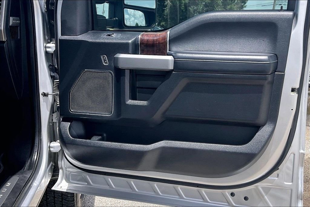 Used 2017 Silver Ford Platinum image 29