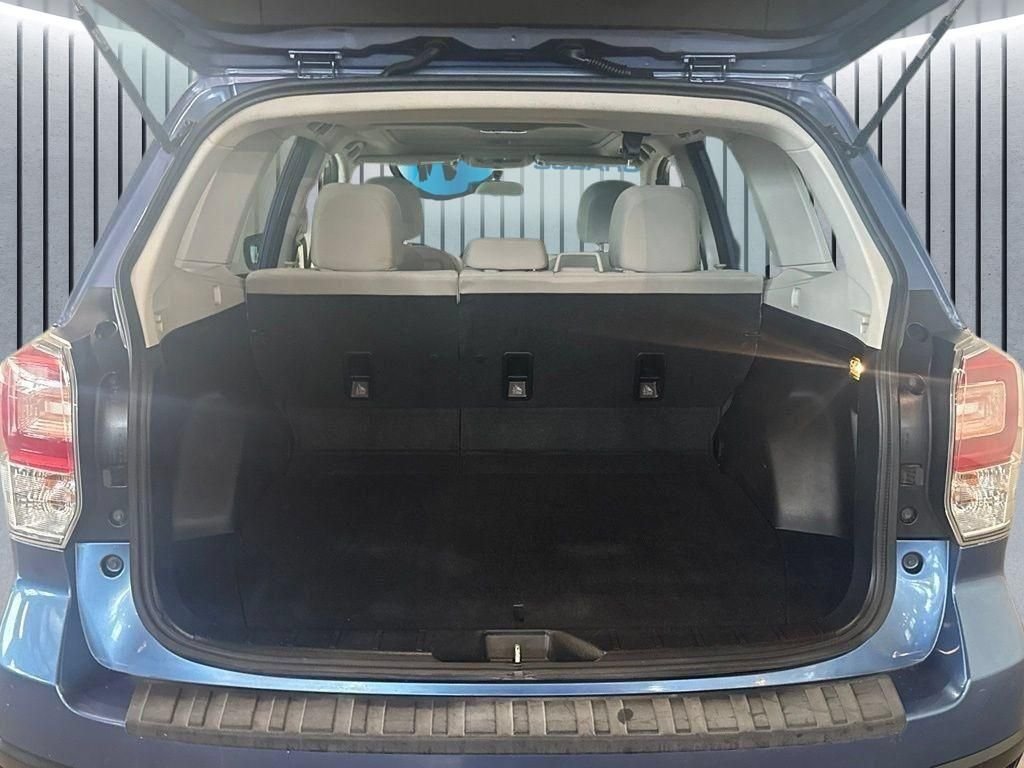 Used 2017 Blue Subaru 2.5i Premium image 9
