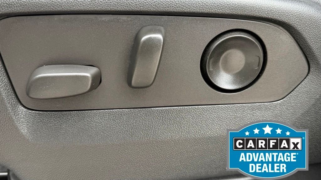 Used 2022 Black Chevrolet Z71 image 20
