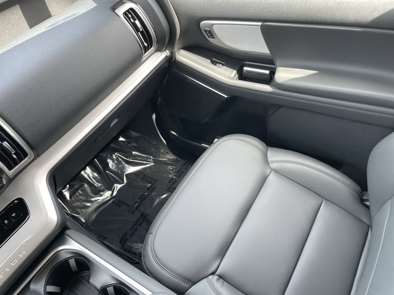 New 2027 Star White Metallic Tri-Coat Ford Active image 14