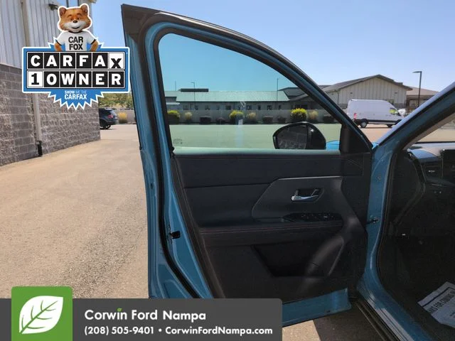 Used 2025 2t Ice Blk Roof Nissan  image 10