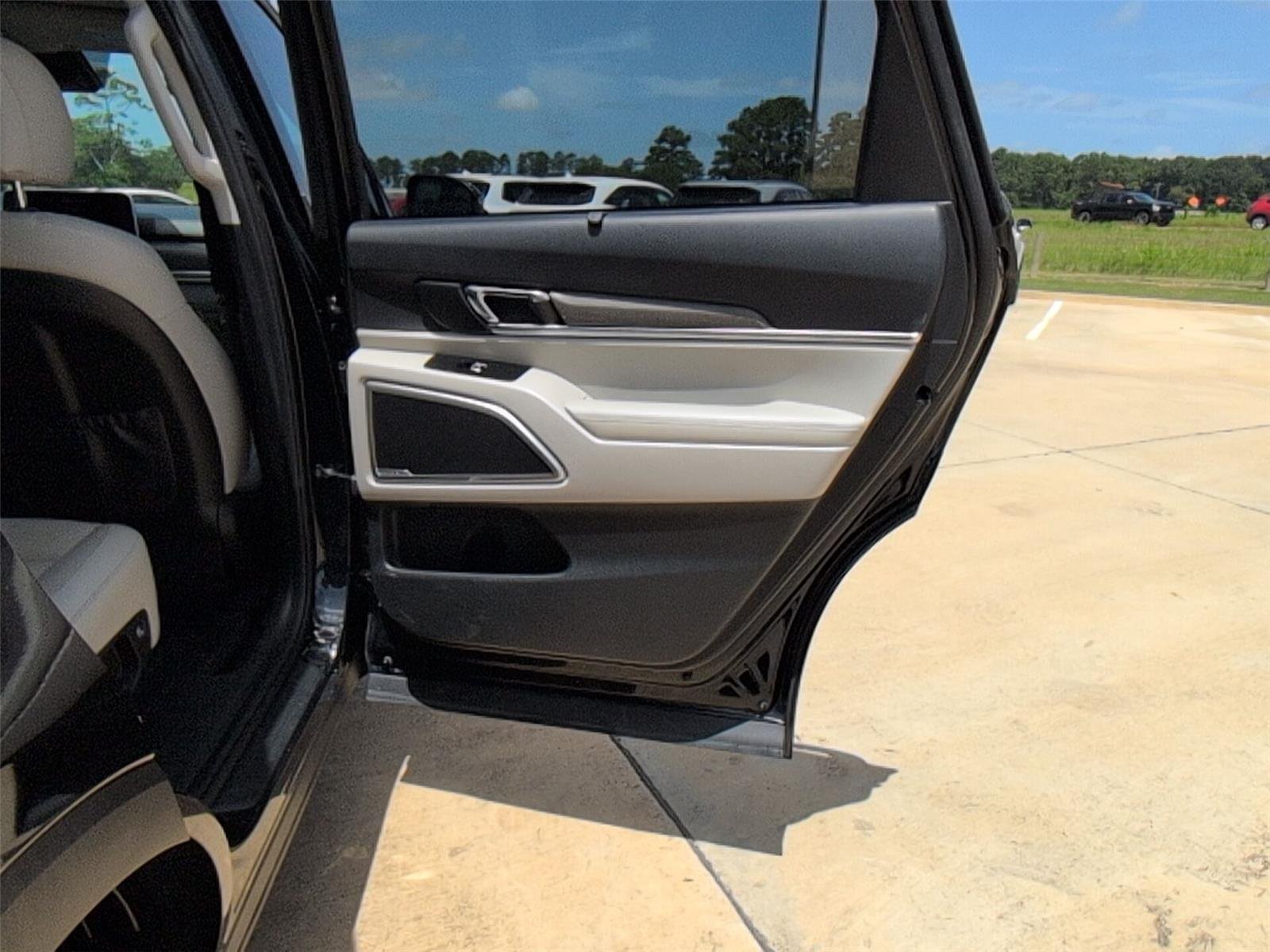 Used 2021 Ebony Black Kia EX image 25