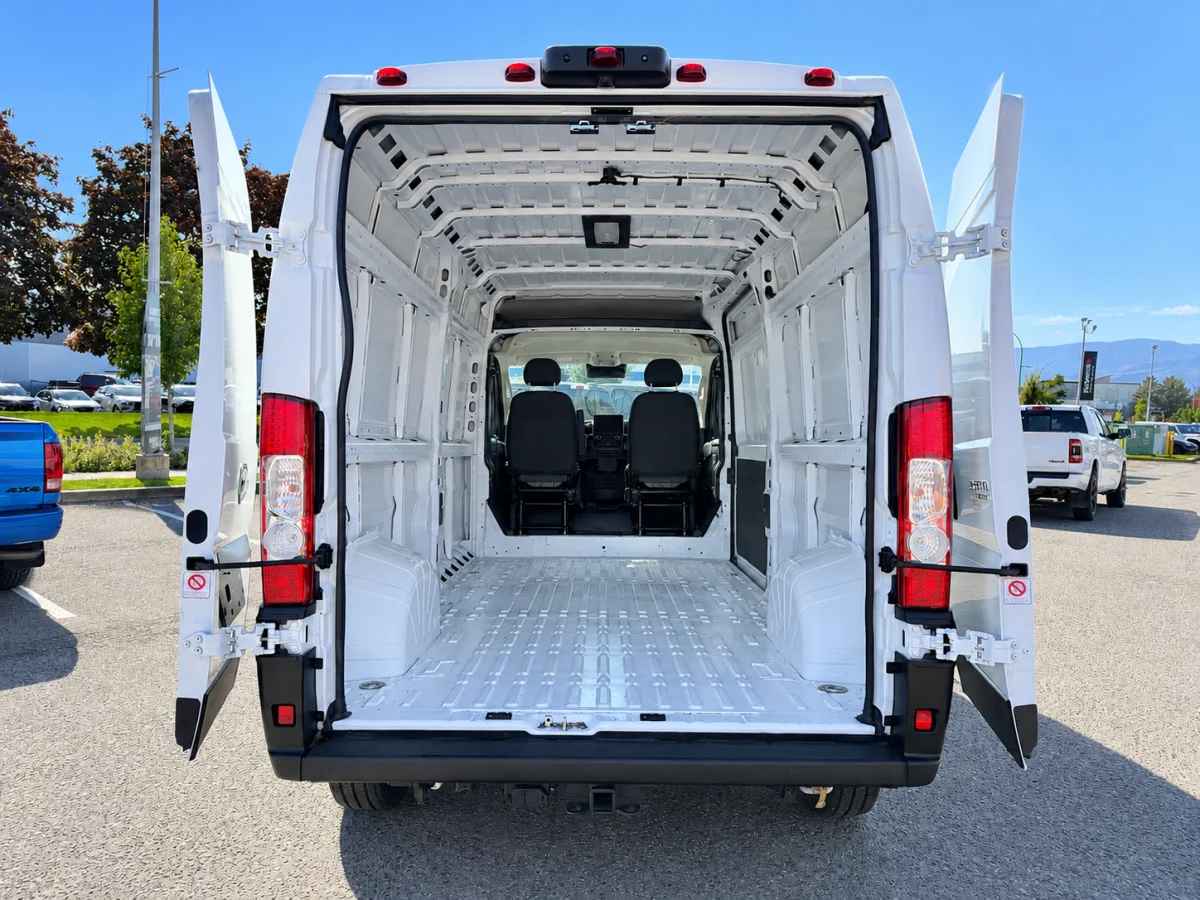 Used 2025 White RAM SLT image 6