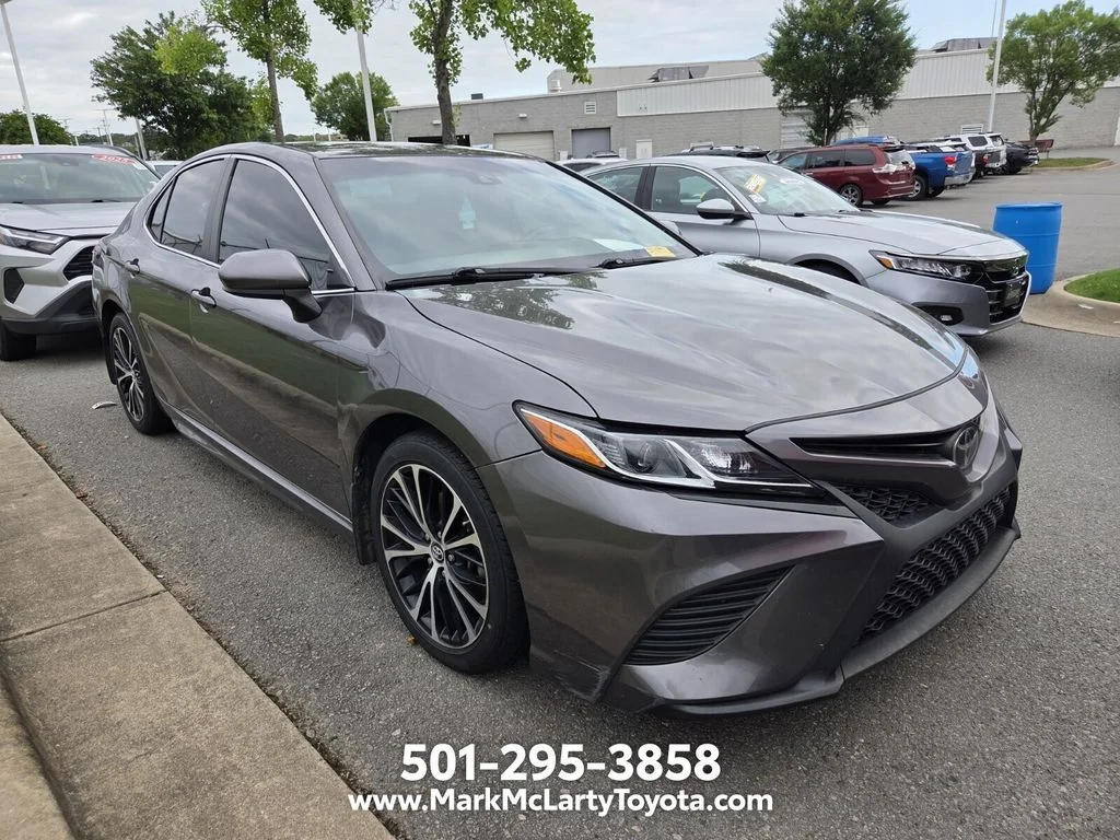 Used 2018 Gray Toyota SE image 2