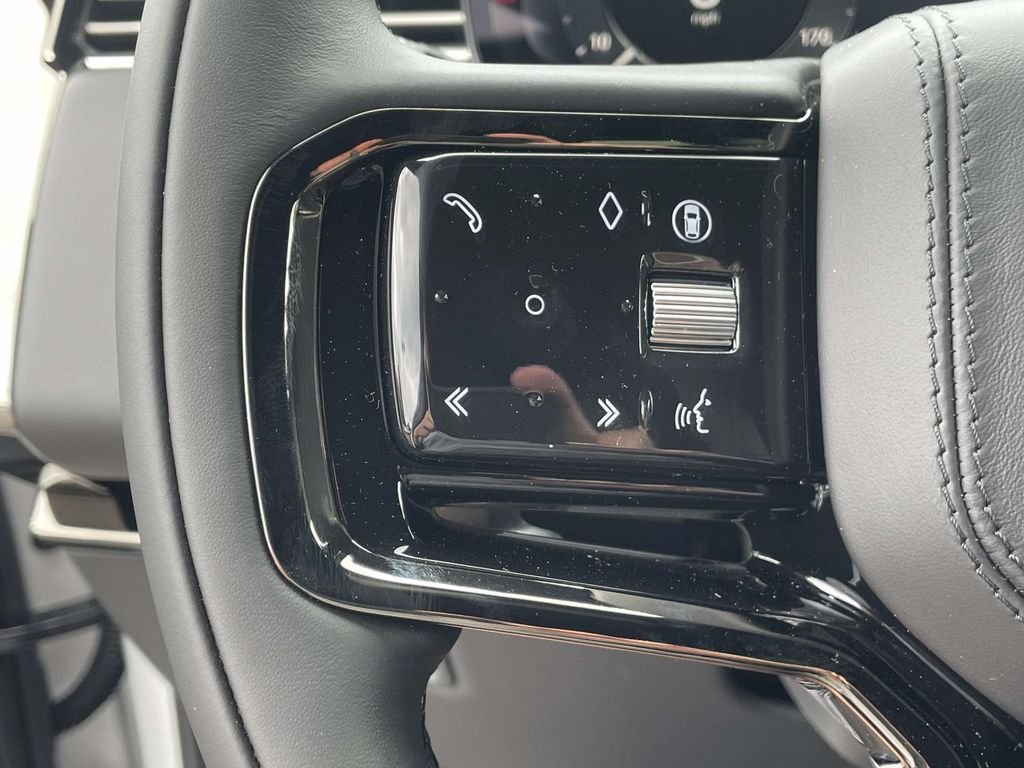 New 2026 Fuji White Land Rover Dynamic SE image 36