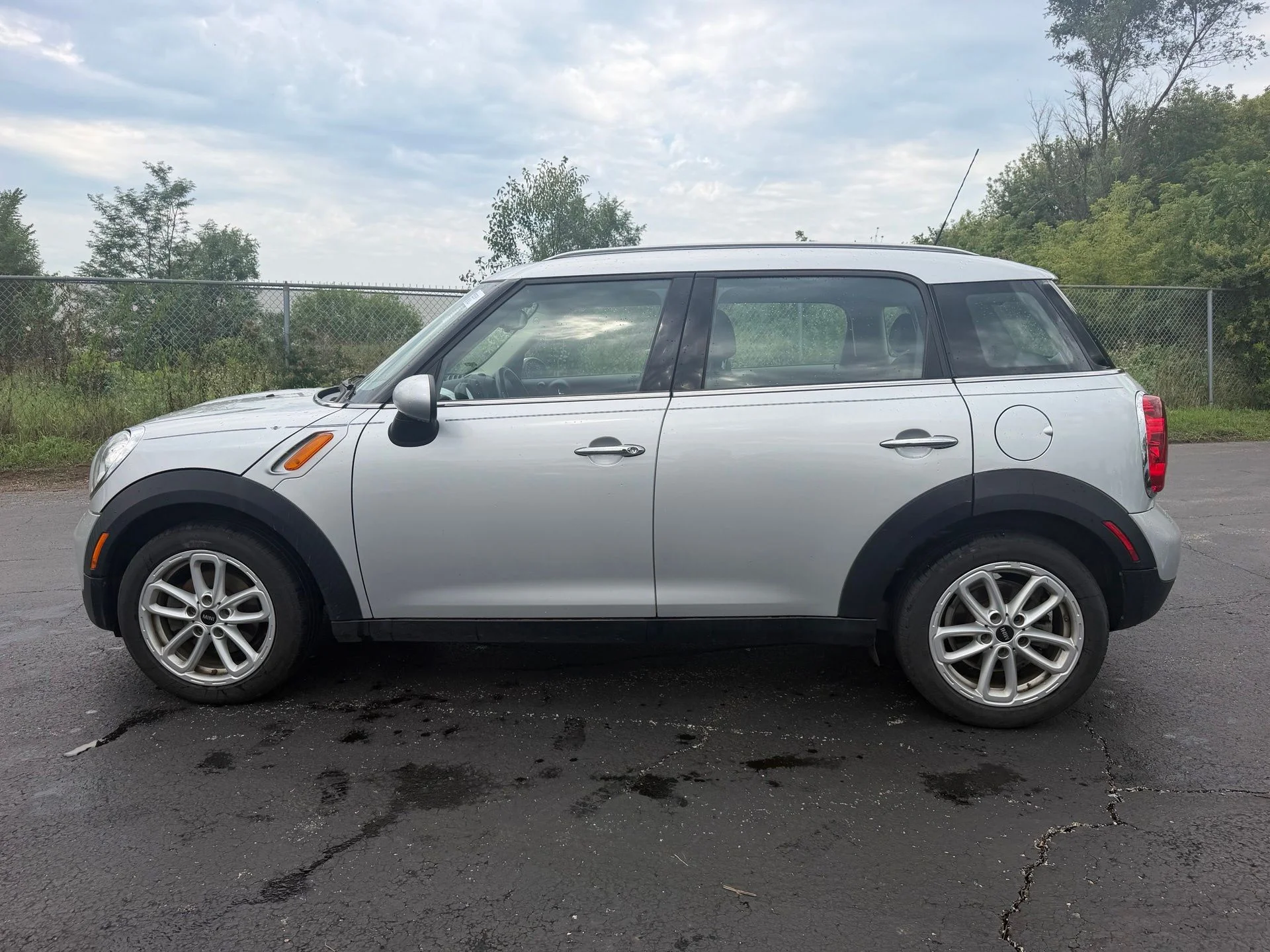 Used 2015 Silver MINI Base image 9