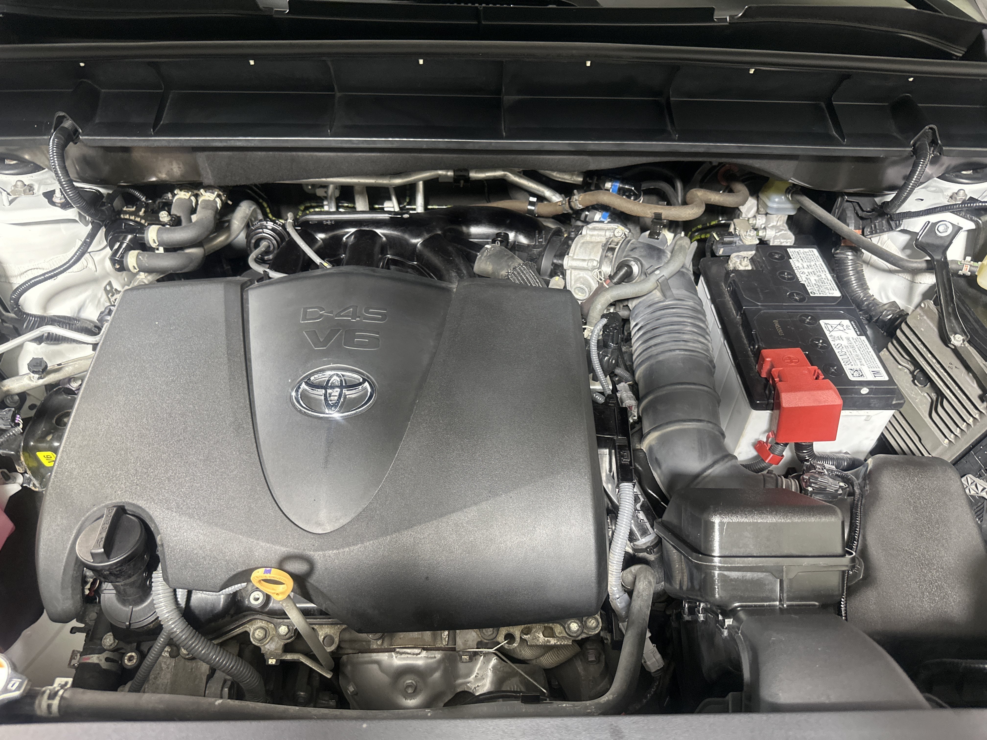 Used 2022 White Toyota XSE image 27