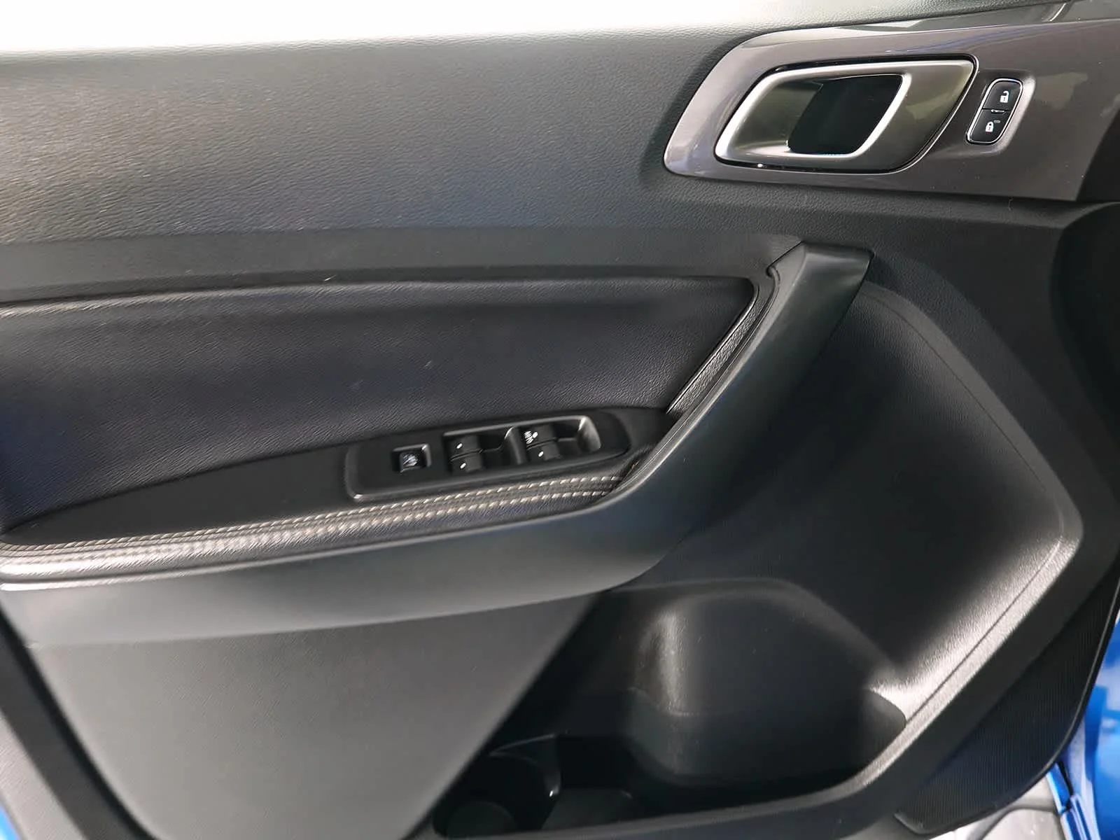 Used 2021 Velocity Blue Metallic Ford LARIAT image 11