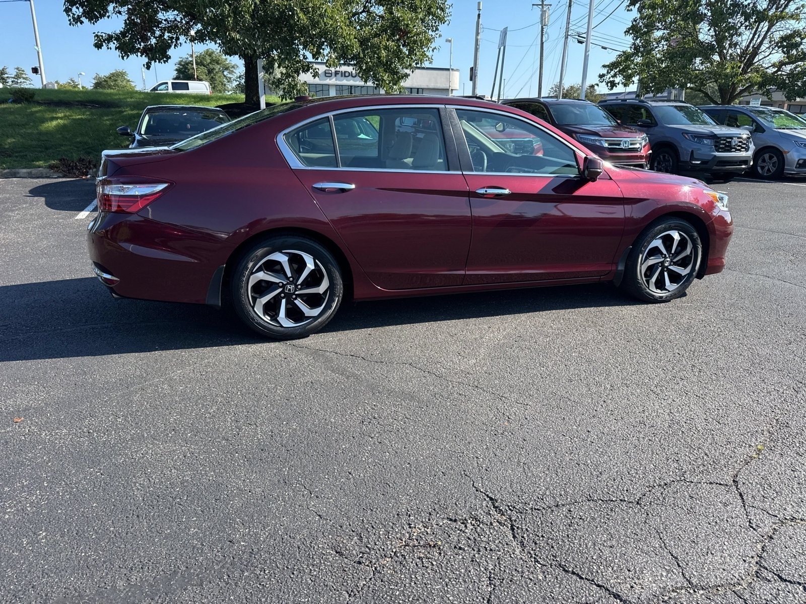 Used 2016 Basque Red Pearl II Honda EX-L image 25