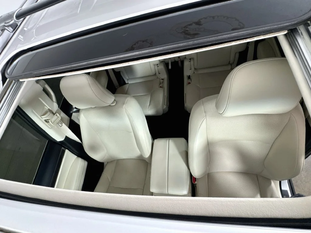 Used 2023 White Lexus 460 image 26