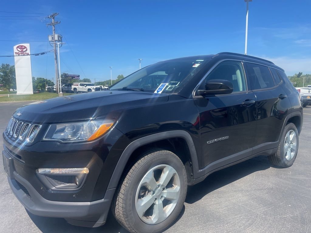 Used 2019 Black Jeep Latitude image 5