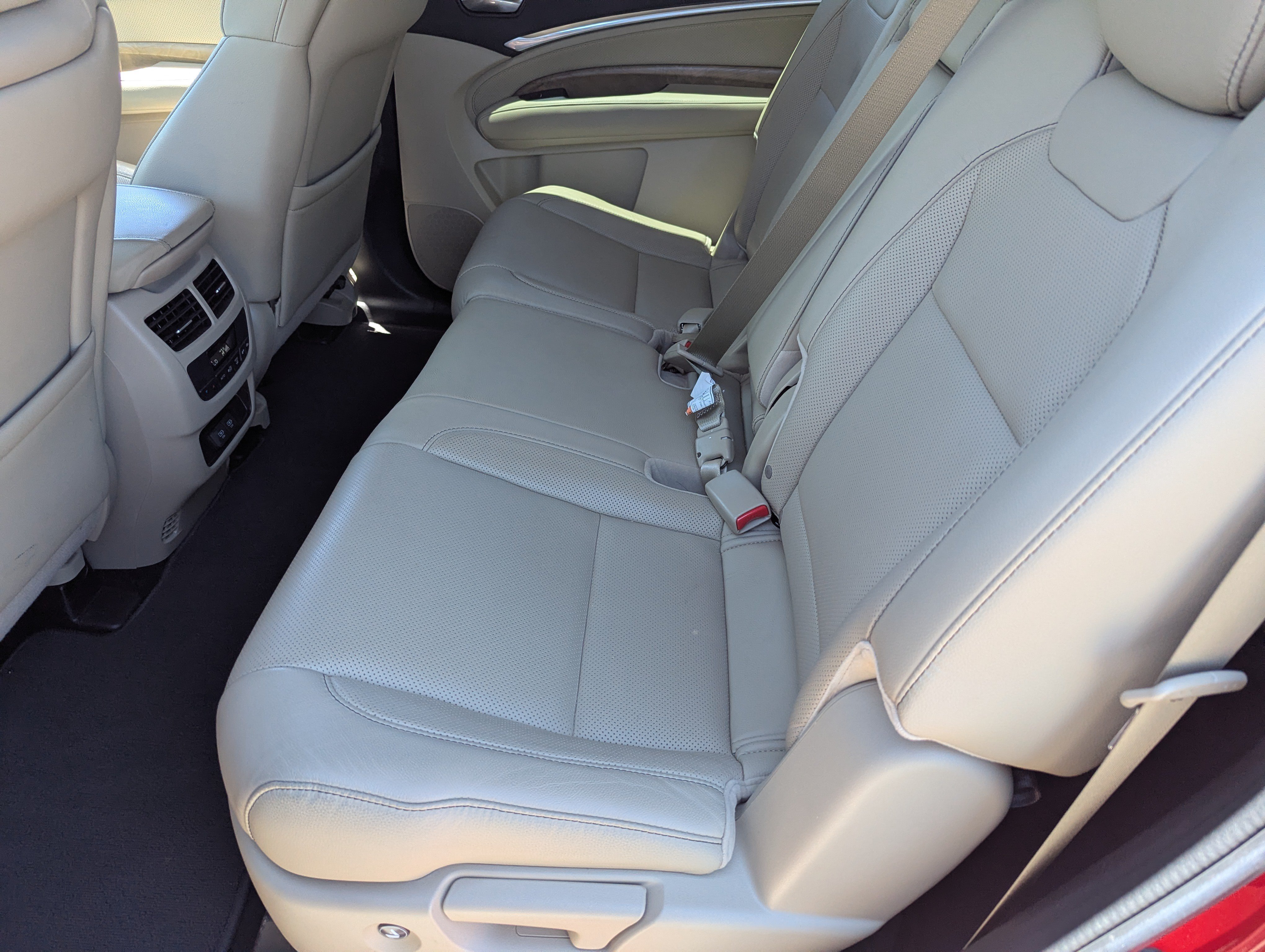 Used 2019 Performance Red Pearl Acura w/Technology Pkg image 16