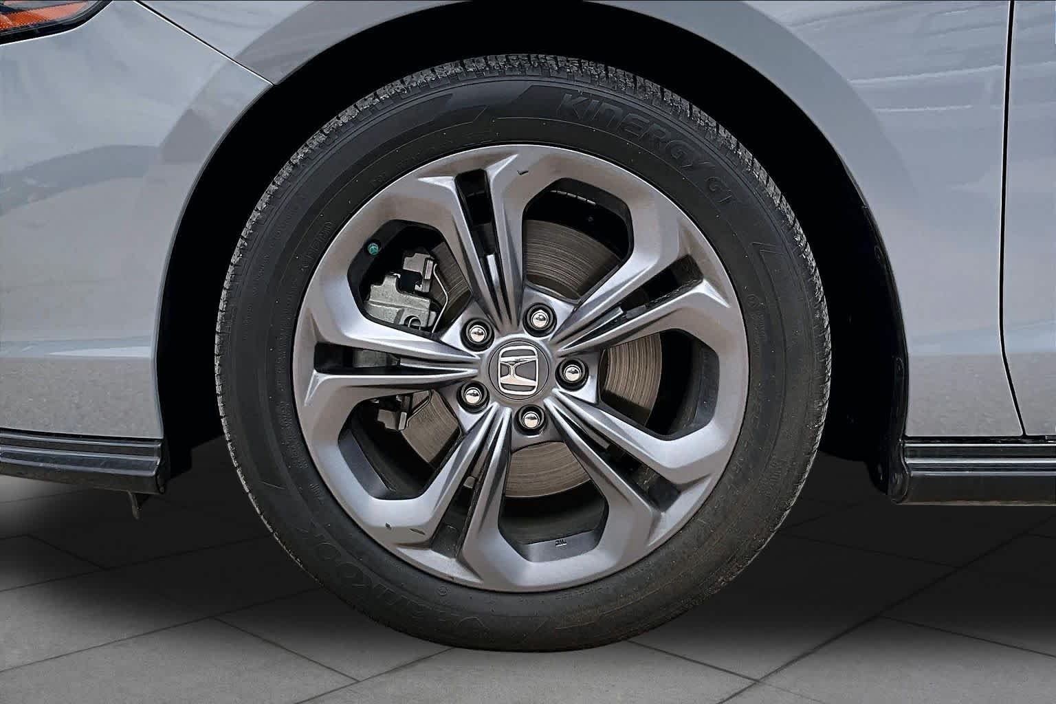Used 2024 Urban Gray Pearl Honda EX-L image 11