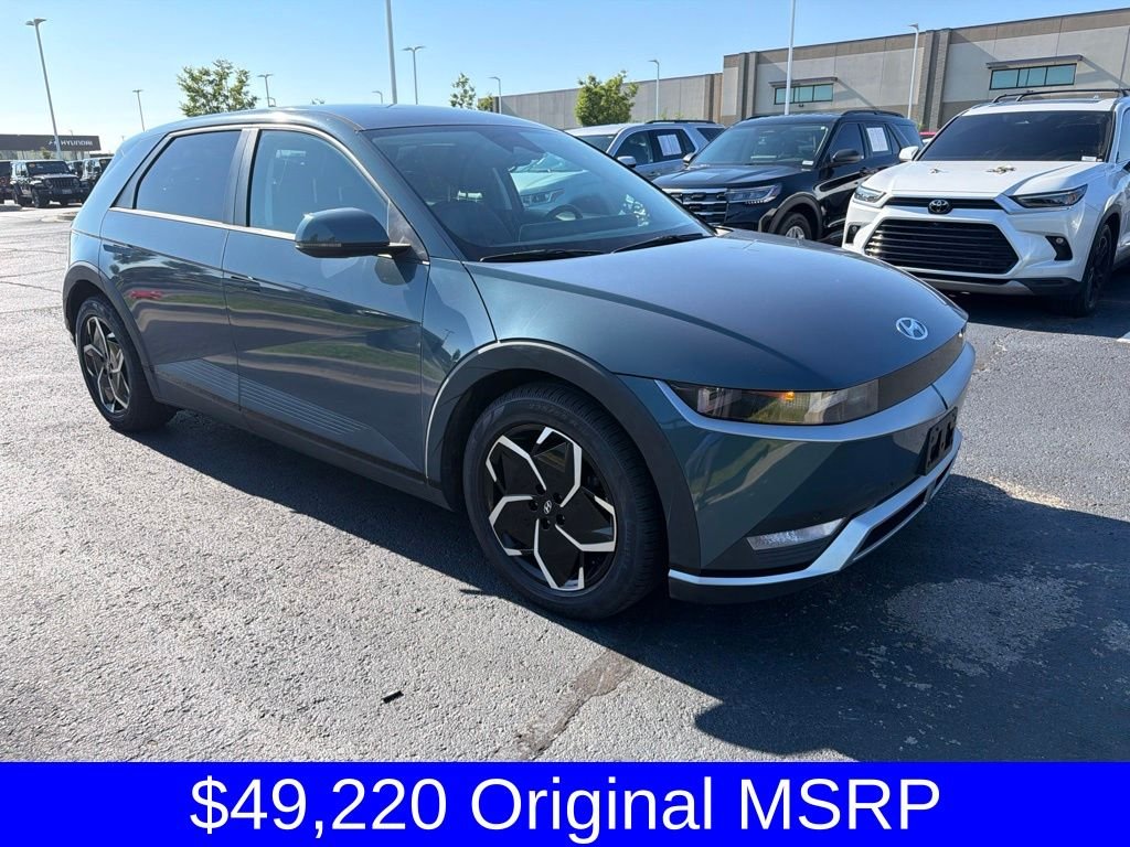 Used 2023 Green Hyundai SEL image 1