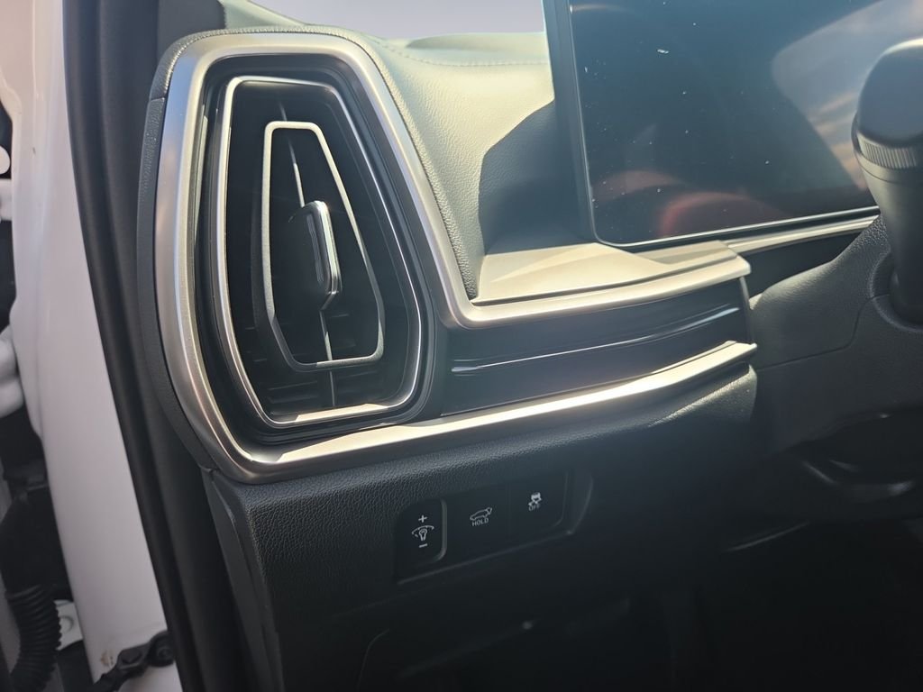 Used 2025 White Kia X-Line EX image 11