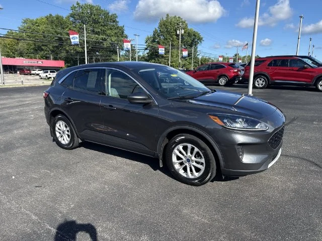 Used 2020 Magnetic Metallic Ford SE image 11