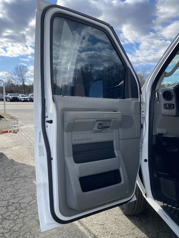 Used 2024 White Ford Base image 9