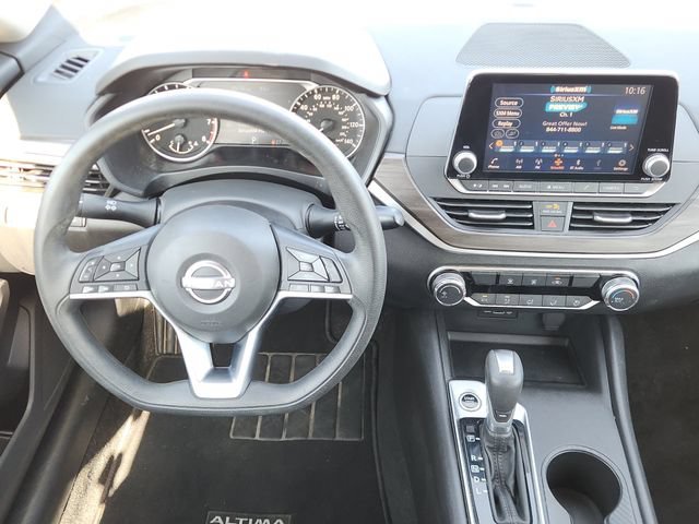 Used 2025 Gray Nissan SV image 27