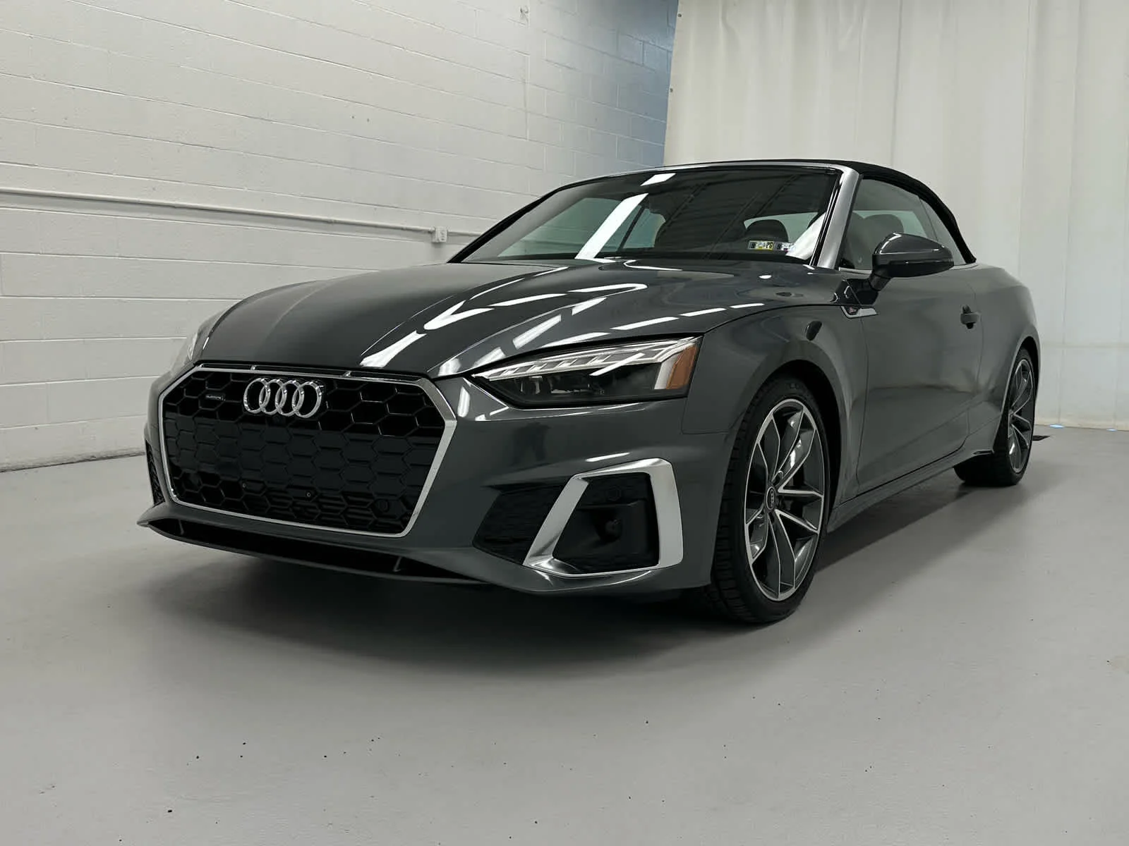 Used 2024 Daytona Gray Pearl Effect/Black Roof Audi S line Premium Plus image 11