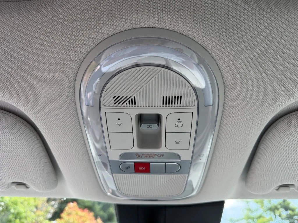 Used 2024 Digital Teal Hyundai Limited image 28