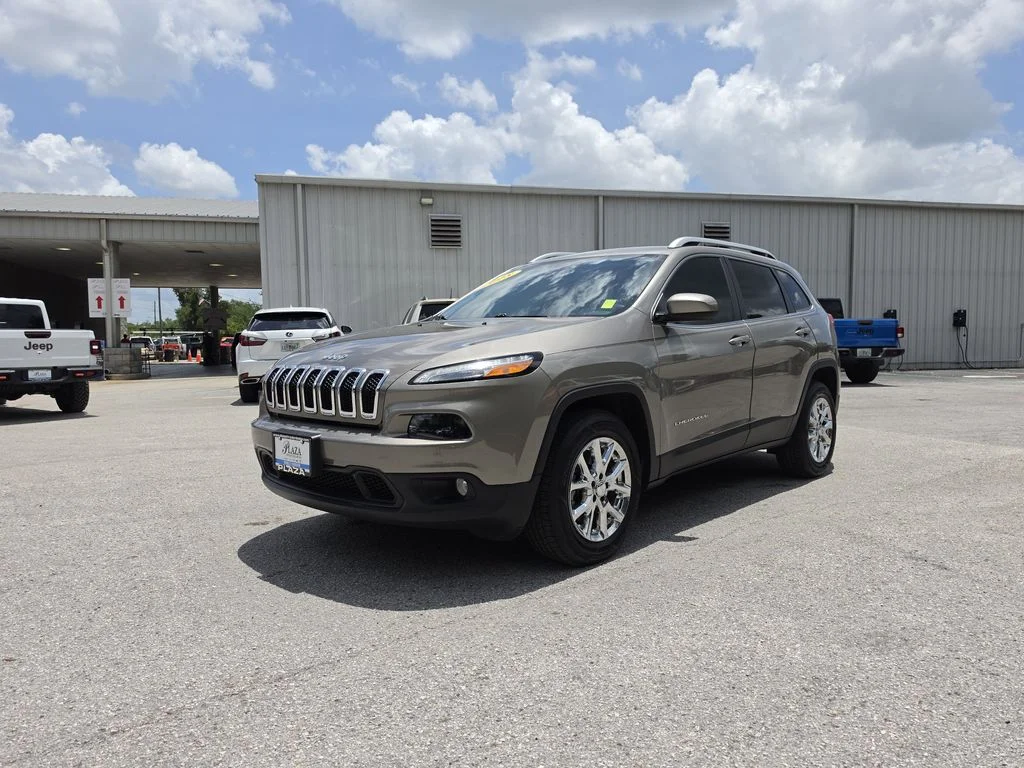 Certified 2018 Jeep Cherokee Latitude with VIN 1C4PJMCB0JD599671 for sale in Inverness, FL