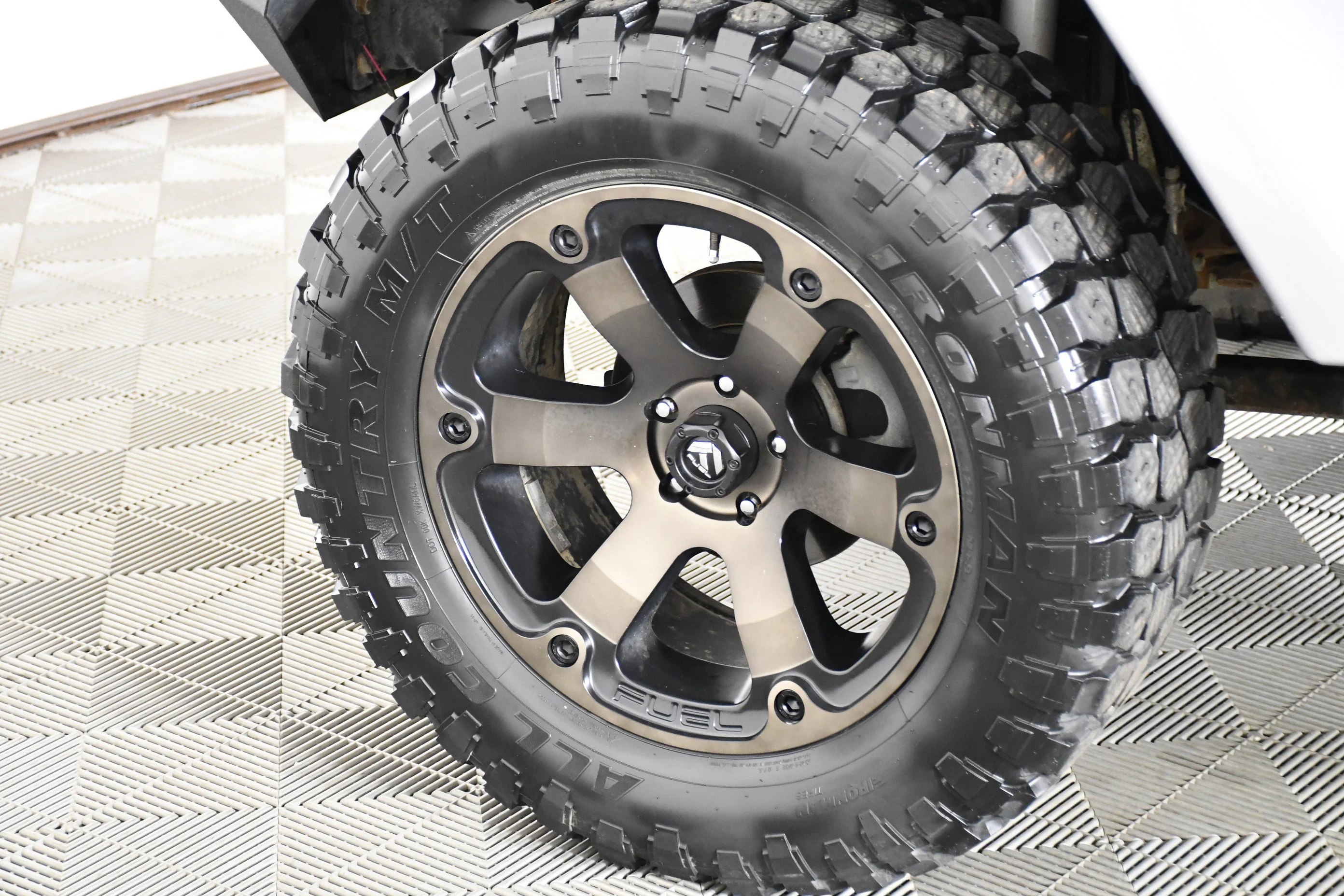 Used 2013 Billet Silver Metallic Jeep Sahara image 51