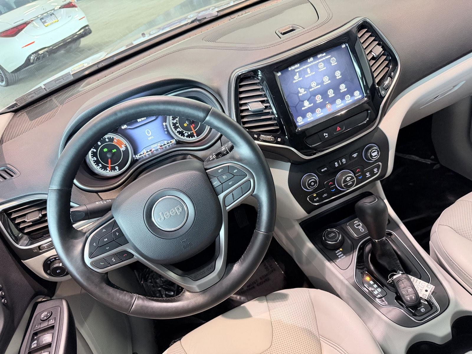 Used 2019 Billet Silver Metallic Clearcoat Jeep Limited image 40
