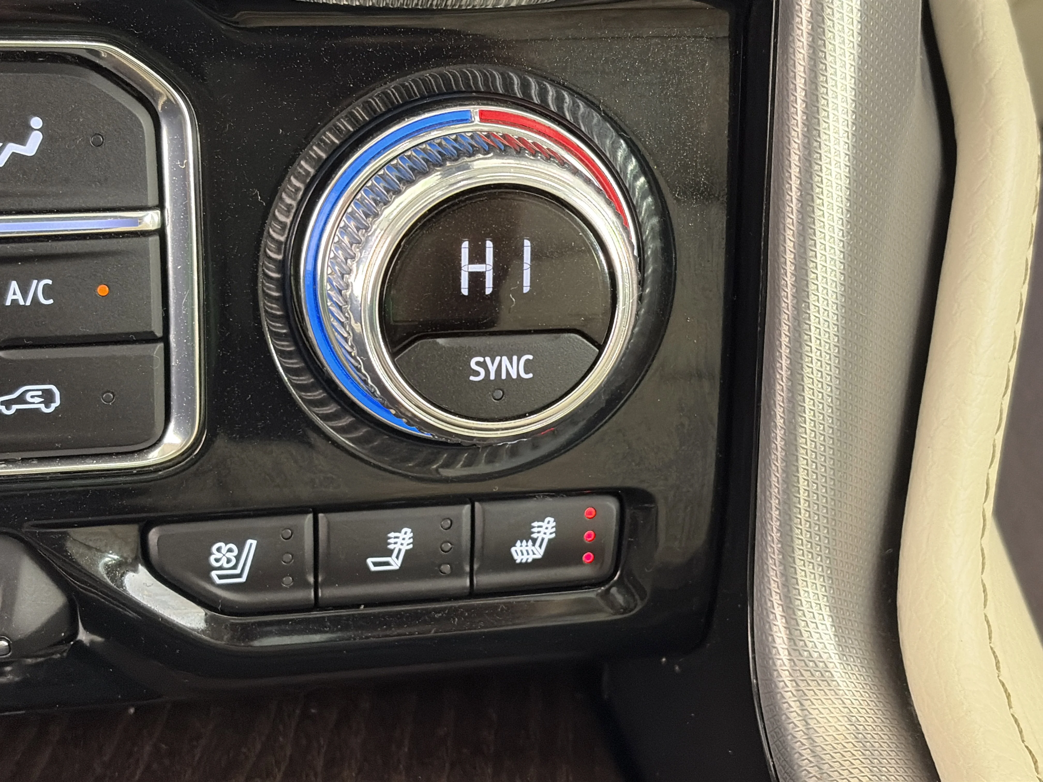 2024 GMC Yukon XL Denali - Photo 31