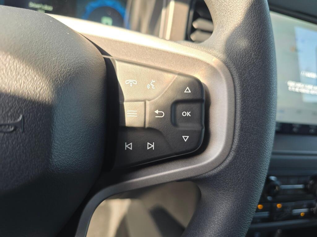 New 2025 Oxford White Ford Base image 24