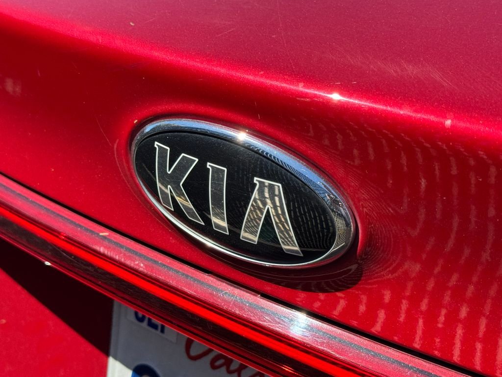 Used 2019 Red Kia LXS image 3