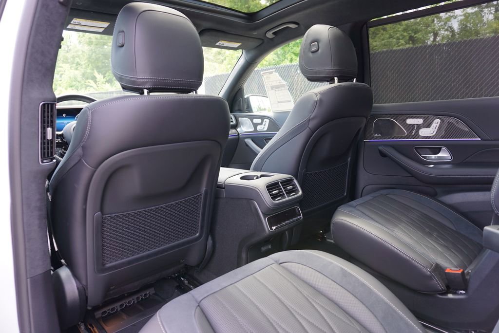 New 2026 MANUFAKTUR Moonlight White Metallic Mercedes-Benz GLS 63 AMG® image 95
