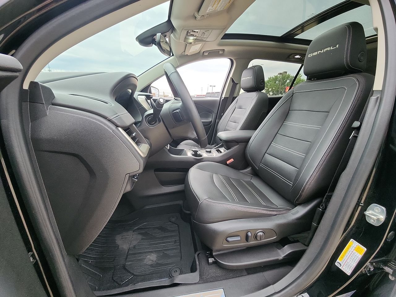 Used 2023 EBONY TWILIGHT METALLIC GMC Denali image 11