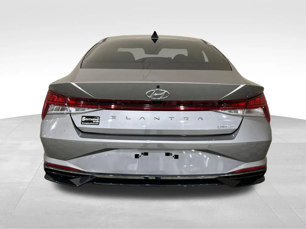 Used 2023 Silver Hyundai Limited image 4