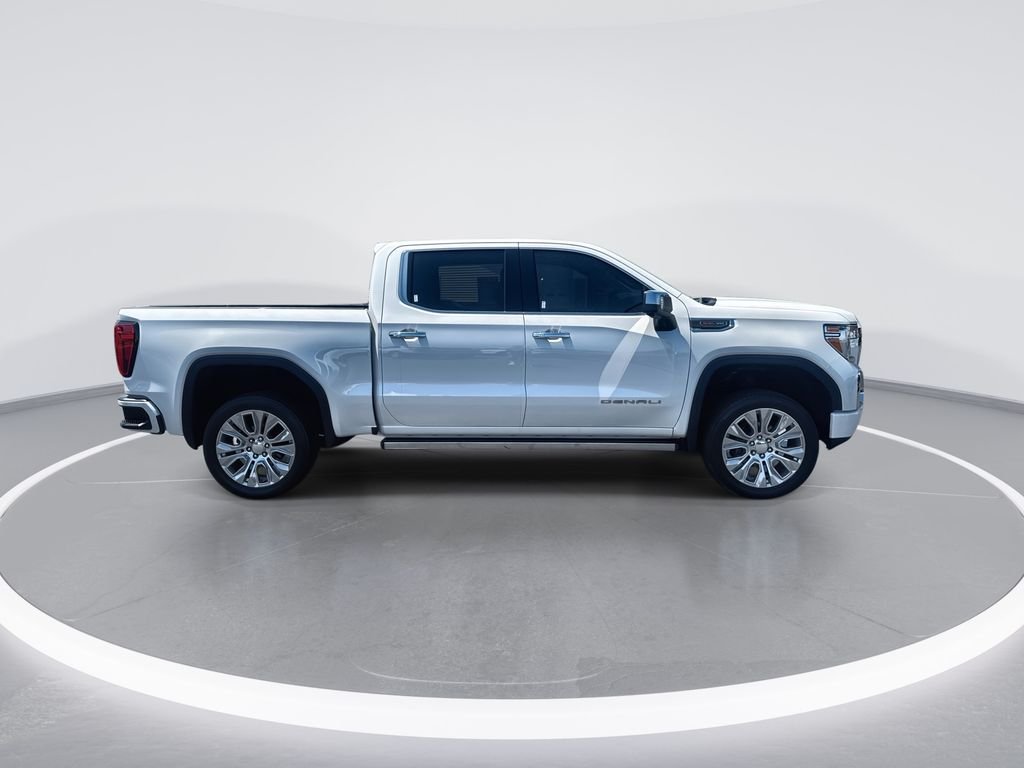 Used 2021 White GMC Denali image 6