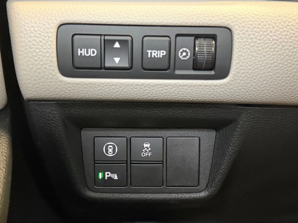 Used 2022 White Honda Touring image 26